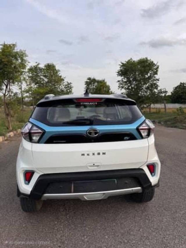 https://images10.gaadi.com/usedcar_image/4606049/original/processed_31b55fa4-98d6-470f-b496-8795d9f05ff8.jpeg?imwidth=6402