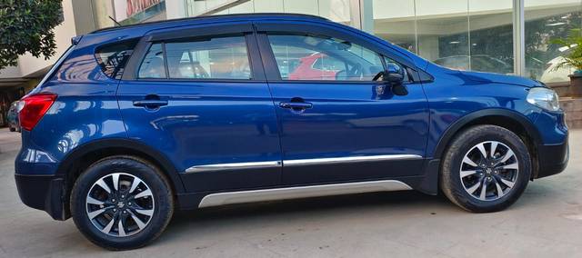 https://images10.gaadi.com/usedcar_image/4606054/original/1589936a1d76fe0a2c50d9169bc61487.jpeg?imwidth=6401