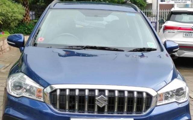 https://images10.gaadi.com/usedcar_image/4606054/original/processed_f7ab7e37341bef893ed885e31e7f2a2d.jpeg?imwidth=6400