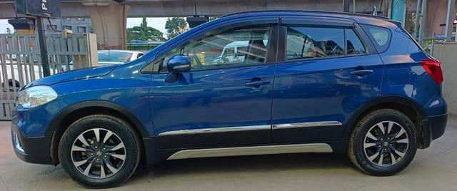 https://images10.gaadi.com/usedcar_image/4606054/original/processed_fdc13b9cf551b33376c69a1eeb0a39d0.jpeg?imwidth=6402