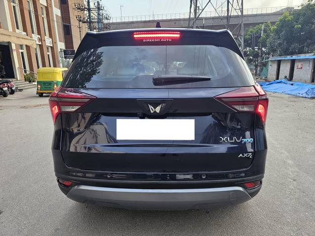 https://images10.gaadi.com/usedcar_image/4606058/original/processed_759e596f73f66f2e67349eeda320ee66.jpg?imwidth=6402