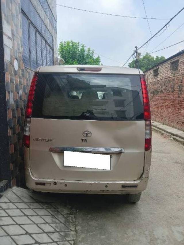 https://images10.gaadi.com/usedcar_image/4606059/original/processed_fb275a83-cf8a-47d4-af05-6bf2116deaab.jpg?imwidth=6401