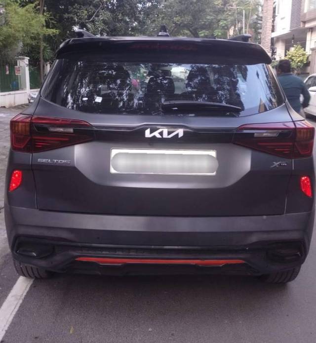 https://images10.gaadi.com/usedcar_image/4606084/original/processed_128faae6e8fd61af86a97cdac274c5cd.jpg?imwidth=6401