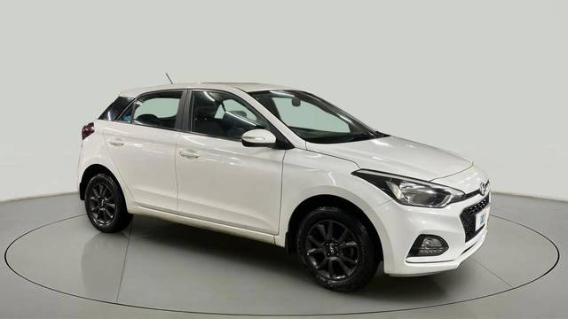 https://images10.gaadi.com/usedcar_image/4606103/original/546a2d48f20b7d1a0f2192bd01258dbc.jpg?imwidth=6400