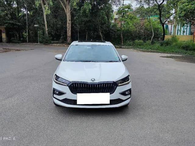 https://images10.gaadi.com/usedcar_image/4606106/original/processed_37c31045c4ad349d2da1711ba58be476.jpg?imwidth=6400
