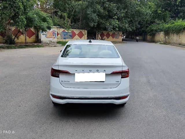 https://images10.gaadi.com/usedcar_image/4606106/original/processed_9229b98874f27f582ab5295ceba54b3f.jpg?imwidth=6402