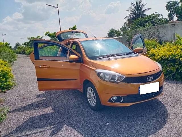 https://images10.gaadi.com/usedcar_image/4606121/original/processed_028ac2ee-c757-4648-98c2-27d36bc725c5.jpg?imwidth=6400