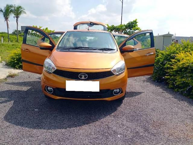 https://images10.gaadi.com/usedcar_image/4606121/original/processed_835fb07a-cc23-4d6f-b6d3-3b3d5545ef9b.jpg?imwidth=6402