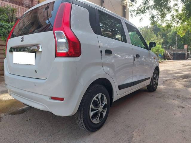 https://images10.gaadi.com/usedcar_image/4606138/original/processed_8131950e24cee7b8753a402298f02f76.jpeg?imwidth=6401
