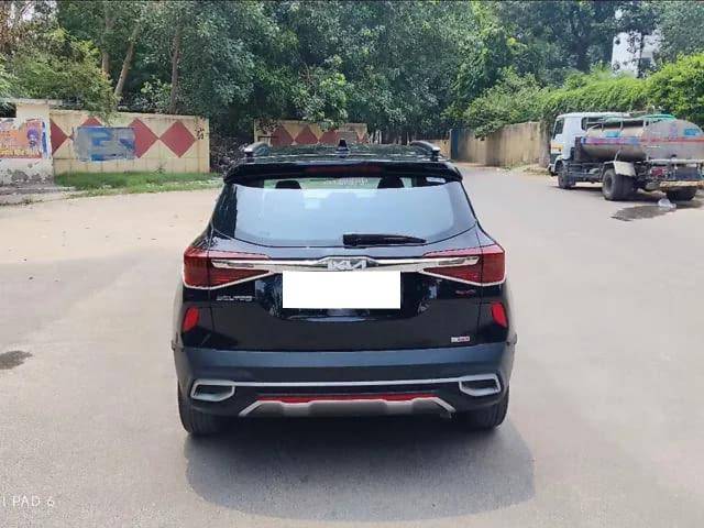 https://images10.gaadi.com/usedcar_image/4606145/original/processed_33c56e1d1b12873b2c60dc7bd6e9ea1b.jpg?imwidth=6402