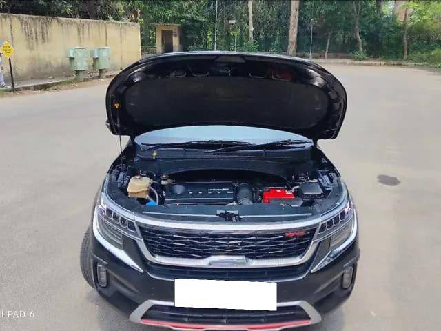 https://images10.gaadi.com/usedcar_image/4606145/original/processed_ec496f4916ac2c3ea3e51a2d6afa4990.jpg?imwidth=6400