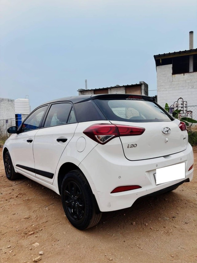 Second-hand 2015 Hyundai i20 Sportz Option 1.2 for sale in Karur-4