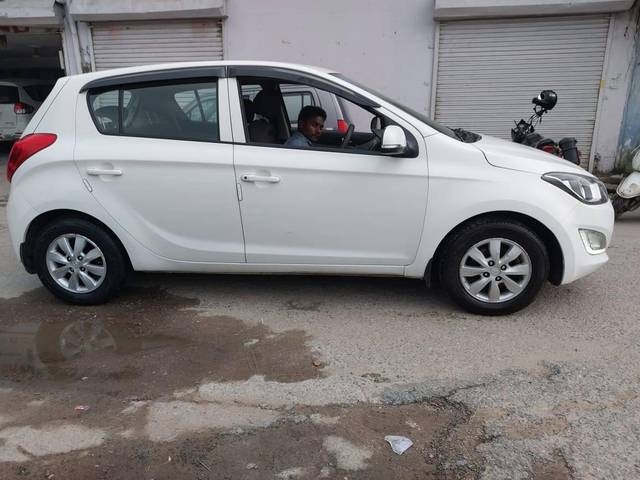 https://images10.gaadi.com/usedcar_image/4606148/original/processed_df24051ea218111a347ed4af6fbdd751.jpeg?imwidth=6401