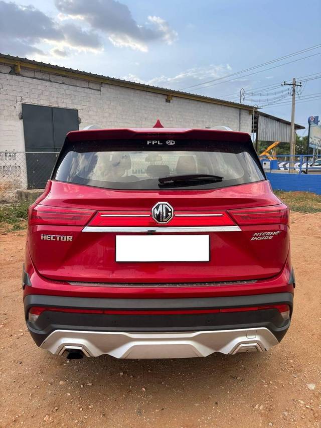 https://images10.gaadi.com/usedcar_image/4606151/original/processed_6ae87c96b7816939b2c6fe46c7ddceab.jpg?imwidth=6401