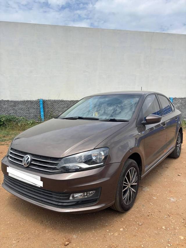 https://images10.gaadi.com/usedcar_image/4606153/original/processed_38691d64296a1af5171066206a51441e.jpg?imwidth=6402