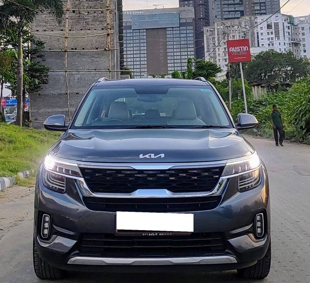 https://images10.gaadi.com/usedcar_image/4606155/original/processed_69d02ea0e3a66e43994dc748a23cee87.jpeg?imwidth=6402