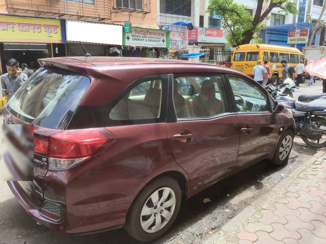 https://images10.gaadi.com/usedcar_image/4606177/original/f47e7bba-9aa6-4846-b848-61f78b216575.png?imwidth=6402