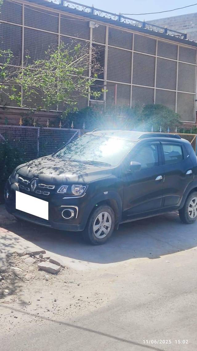https://images10.gaadi.com/usedcar_image/4606186/original/processed_d68c6dba-b9d1-4226-8097-1e2a3e117f95.jpg?imwidth=6400
