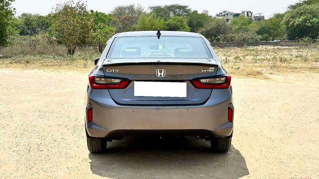https://images10.gaadi.com/usedcar_image/4606214/original/processed_4681e39dd6b59384a016fa4a6d35be36.jpg?imwidth=6402