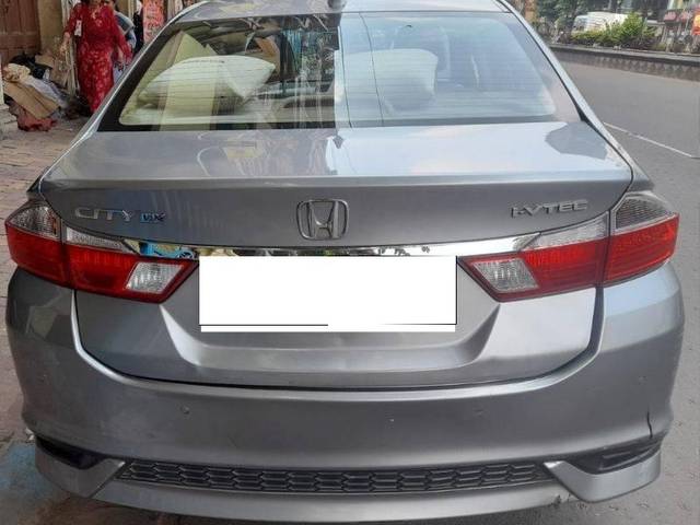 https://images10.gaadi.com/usedcar_image/4606215/original/processed_f06fa18e601831e82adb38136023b20f.jpg?imwidth=6400