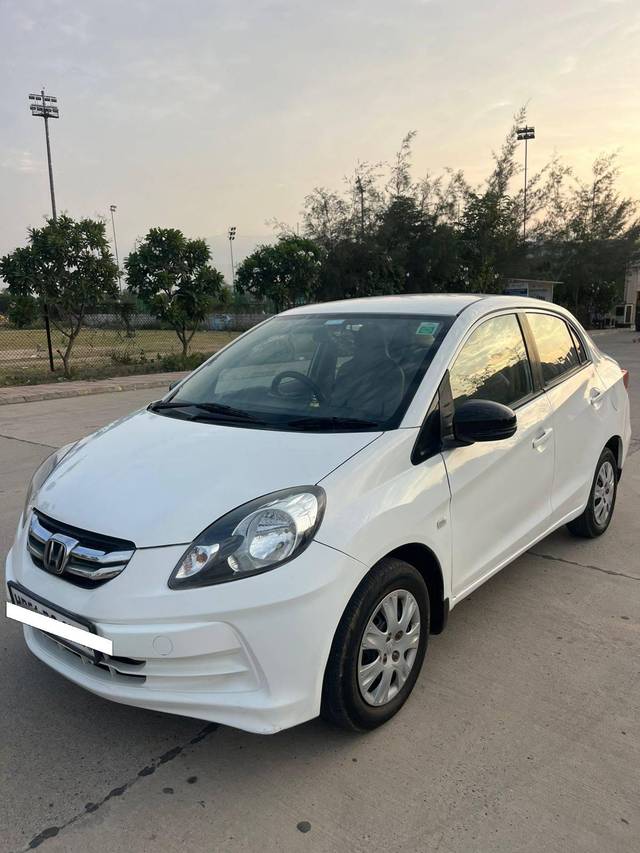 https://images10.gaadi.com/usedcar_image/4606223/original/processed_f490e5d206aa2d42a1955f586bb42f2b.jpg?imwidth=6400