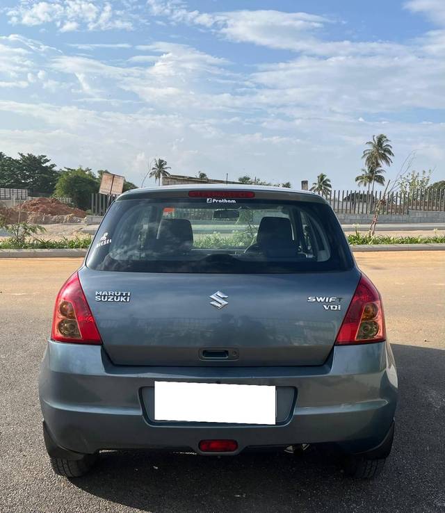 https://images10.gaadi.com/usedcar_image/4606238/original/processed_80f232283874a1b70a8f0fd0ec4c8f96.jpg?imwidth=6402