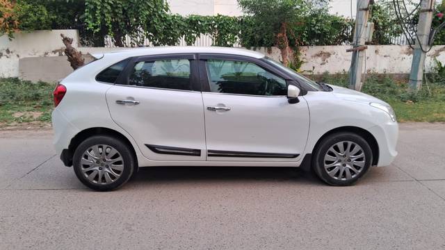 https://images10.gaadi.com/usedcar_image/4606246/original/5b974bfc62835764128dcad5f01c1df5.jpg?imwidth=6401