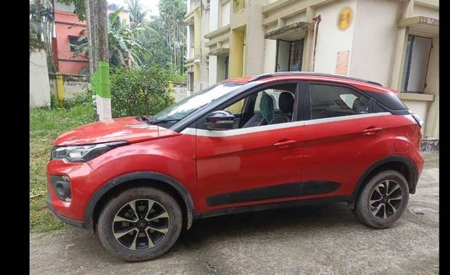 https://images10.gaadi.com/usedcar_image/4606257/original/processed_9263f242-426e-4242-8912-6ce995f0ad0b.jpg?imwidth=6400