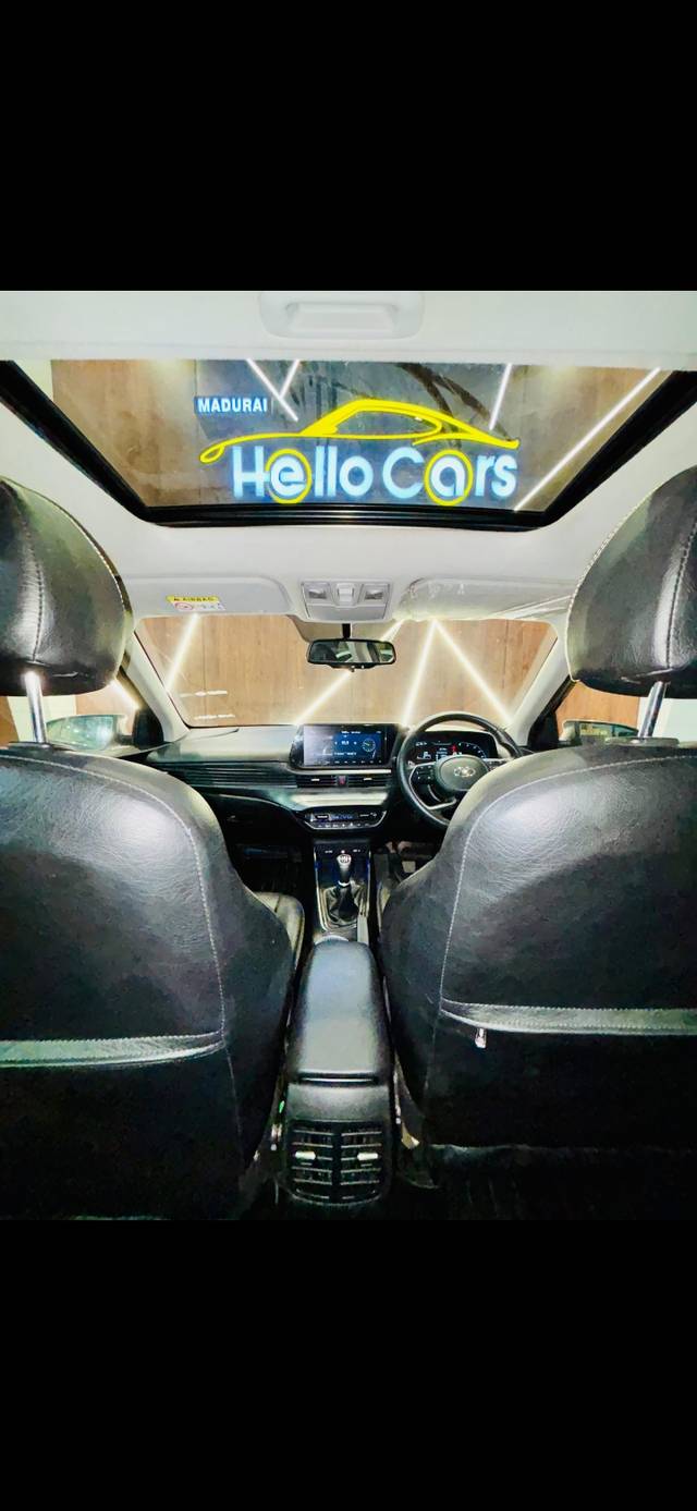https://images10.gaadi.com/usedcar_image/4606261/original/a11cd10c9b7c0c33da34f3ef312b1c60.jpg?imwidth=6400