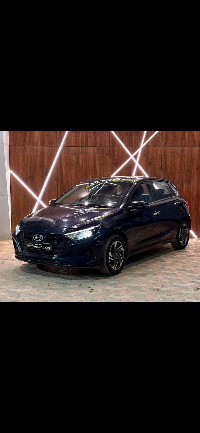 https://images10.gaadi.com/usedcar_image/4606261/original/processed_000b68cad83b33f4f048c7f1b263d2a7.jpg?imwidth=6402