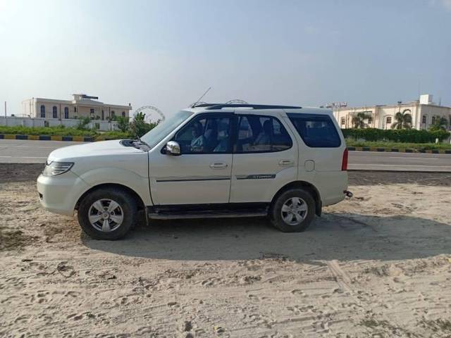 https://images10.gaadi.com/usedcar_image/4606265/original/processed_c1183c40-3de8-4422-8deb-9f8e8974fcb8.jpeg?imwidth=6401
