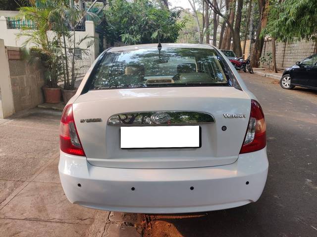 https://images10.gaadi.com/usedcar_image/4606280/original/processed_c91bb9416cafcaa56c83eba0026309f8.jpg?imwidth=6402
