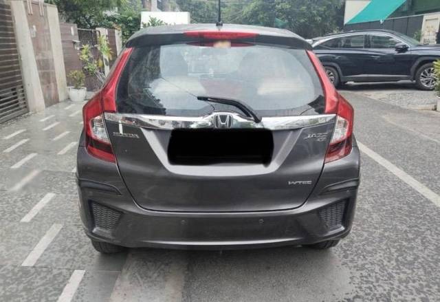 https://images10.gaadi.com/usedcar_image/4606314/original/processed_60468c2c-82b9-492f-a003-cb9cab1f23cb.jpeg?imwidth=6402