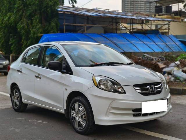 https://images10.gaadi.com/usedcar_image/4606352/original/processed_2fdb4725084e67f5086d9b6a8de1e1fa.jpg?imwidth=6400