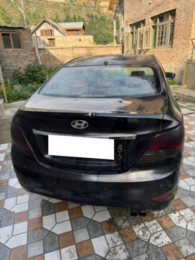https://images10.gaadi.com/usedcar_image/4606376/original/processed_a784fc51-8d3d-4868-8719-b809c42977dc.jpg?imwidth=6400