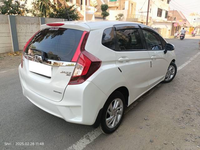 https://images10.gaadi.com/usedcar_image/4606378/original/processed_09170fe4d1568e1cda2b574209a4f671.jpg?imwidth=6401