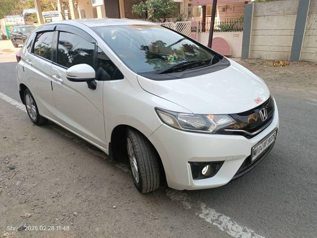 https://images10.gaadi.com/usedcar_image/4606378/original/processed_7239cbe0e193cb820f201b1569d89c1a.jpg?imwidth=6400