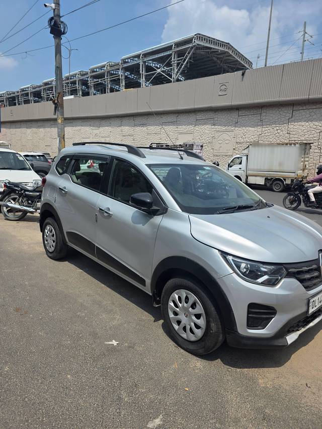 https://images10.gaadi.com/usedcar_image/4606394/original/processed_e378bd17d99d6402fcfd619d3c78f443.jpg?imwidth=6400