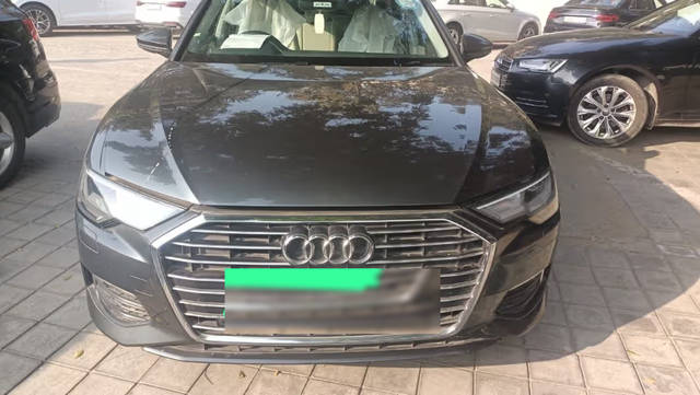 https://images10.gaadi.com/usedcar_image/4606439/original/54740e66-2a11-443b-9100-48f659cb7bfc.png?imwidth=6400