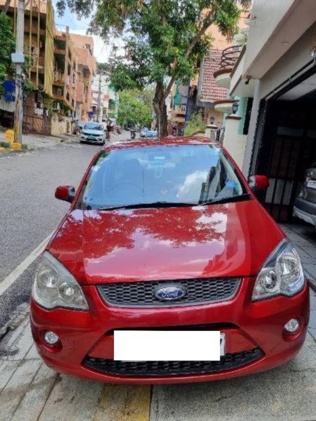 https://images10.gaadi.com/usedcar_image/4606451/original/processed_b76b3187-c363-41fd-ade2-b1544a5f1dd1.jpg?imwidth=6400