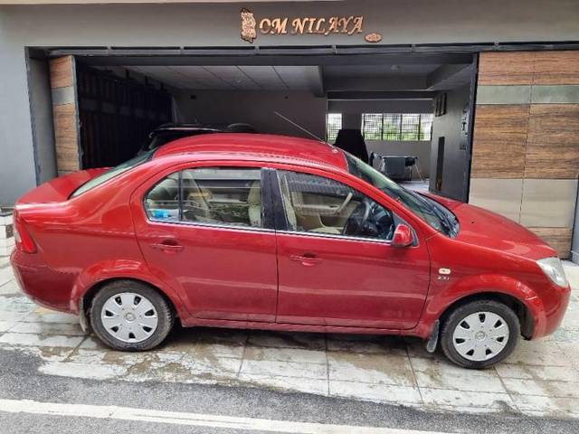 https://images10.gaadi.com/usedcar_image/4606451/original/processed_e5c8d2fd-7831-44fb-ac87-989347d60706.jpg?imwidth=6401