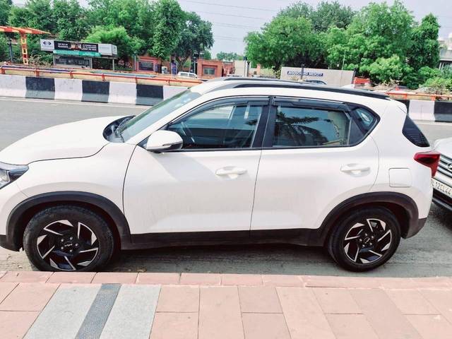 https://images10.gaadi.com/usedcar_image/4606502/original/processed_f93ae3f5-8cd2-46e7-a328-c76c85b54e0d.jpg?imwidth=6401