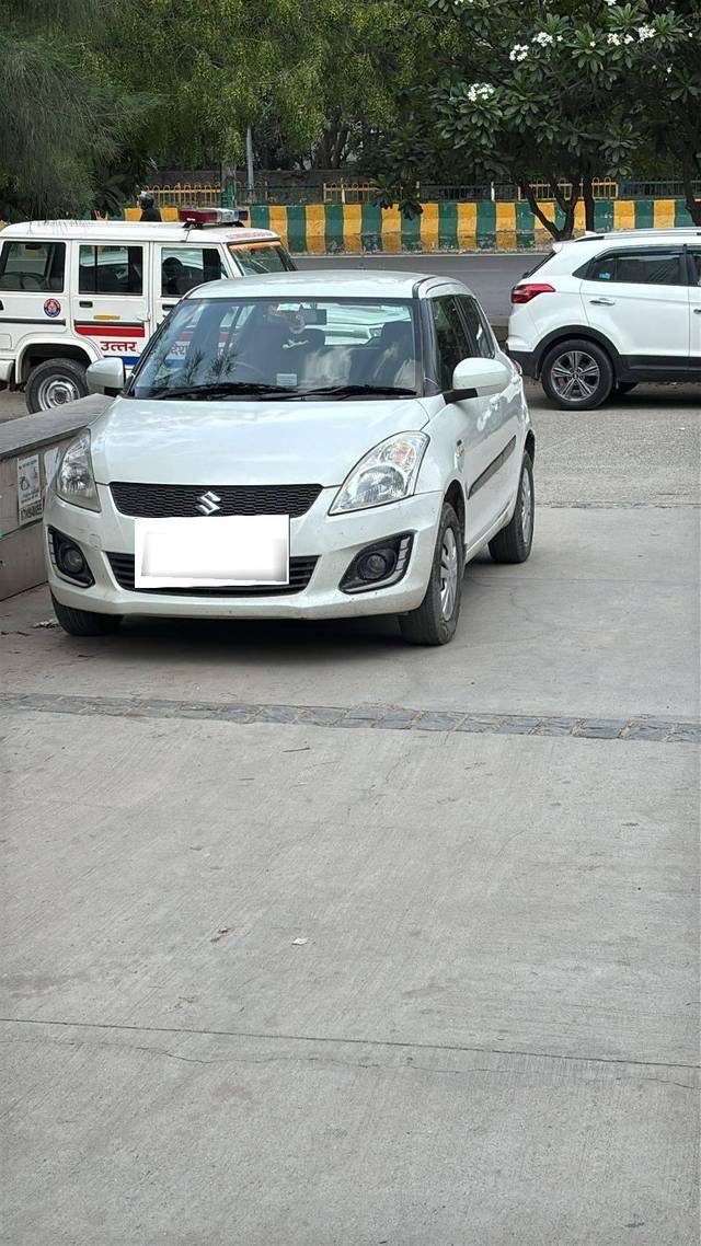 https://images10.gaadi.com/usedcar_image/4606513/original/processed_processed_4be608dc-dc8f-4ade-baab-6a4384065abe.jpg?imwidth=6400