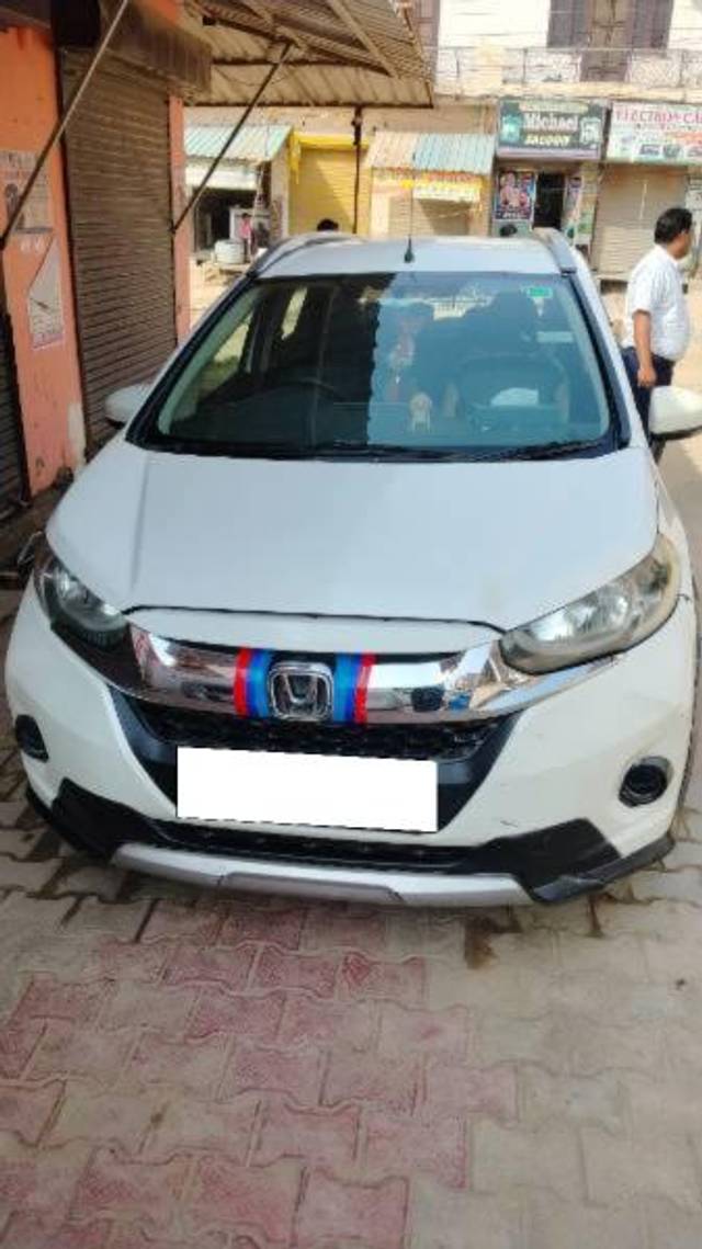https://images10.gaadi.com/usedcar_image/4606562/original/processed_a6cf0791-5823-42cc-aa06-255011640009.jpg?imwidth=6400