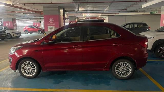 https://images10.gaadi.com/usedcar_image/4606602/original/processed_7bb69630-74b9-4bc3-a727-508c4a2358a6.jpeg?imwidth=6400
