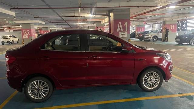 https://images10.gaadi.com/usedcar_image/4606602/original/processed_c0b817bf-58aa-4730-be73-2fe067e401dd.jpeg?imwidth=6401