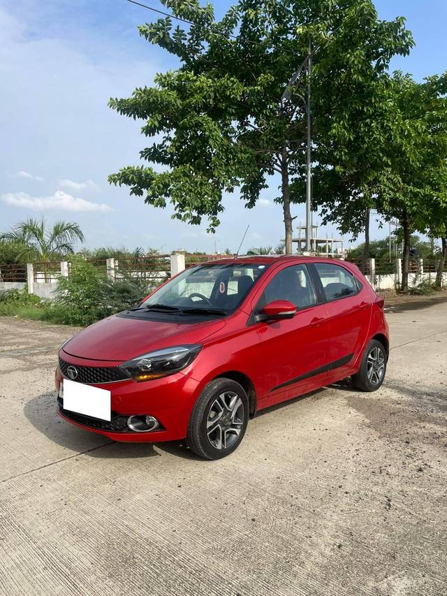 https://images10.gaadi.com/usedcar_image/4606618/original/processed_e6d8f1bbbed74e6446e6de7559da5894.jpg?imwidth=6402
