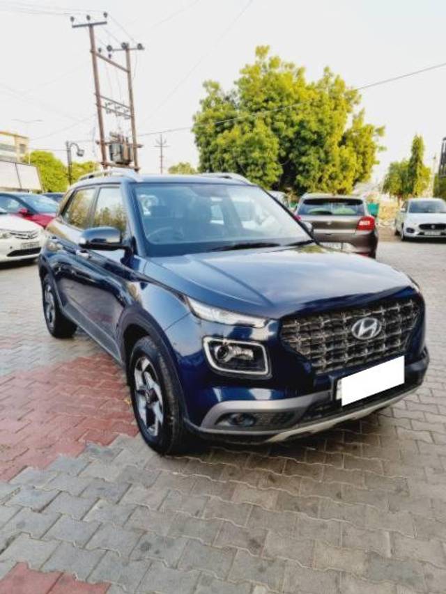 https://images10.gaadi.com/usedcar_image/4606683/original/processed_12c91d81-591c-49f8-9a6f-54fdac9b19fb.jpg?imwidth=6400