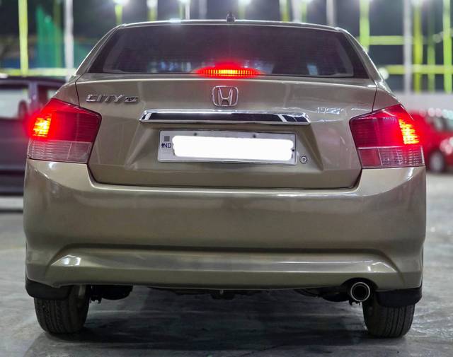 https://images10.gaadi.com/usedcar_image/4606738/original/processed_9d533b16a65d1d71b69fca9b385cbdbd.jpg?imwidth=6401