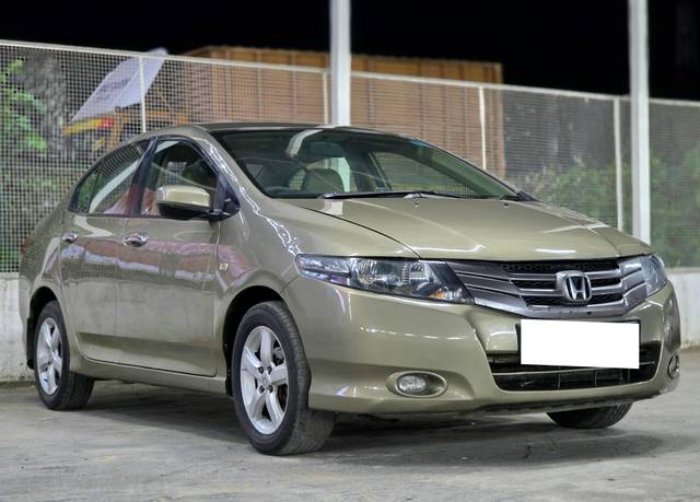 https://images10.gaadi.com/usedcar_image/4606738/original/processed_e52bb71661c768b3fa6d4bb7037beb33.jpg?imwidth=6400